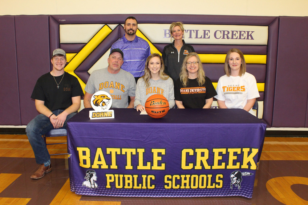 Bravette Signs to Play College Basketball