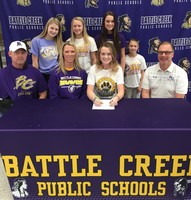 Makenna Taake signs with WSC for Track and Field